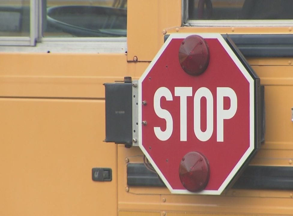 school-bus-stop-sign-generic_466972