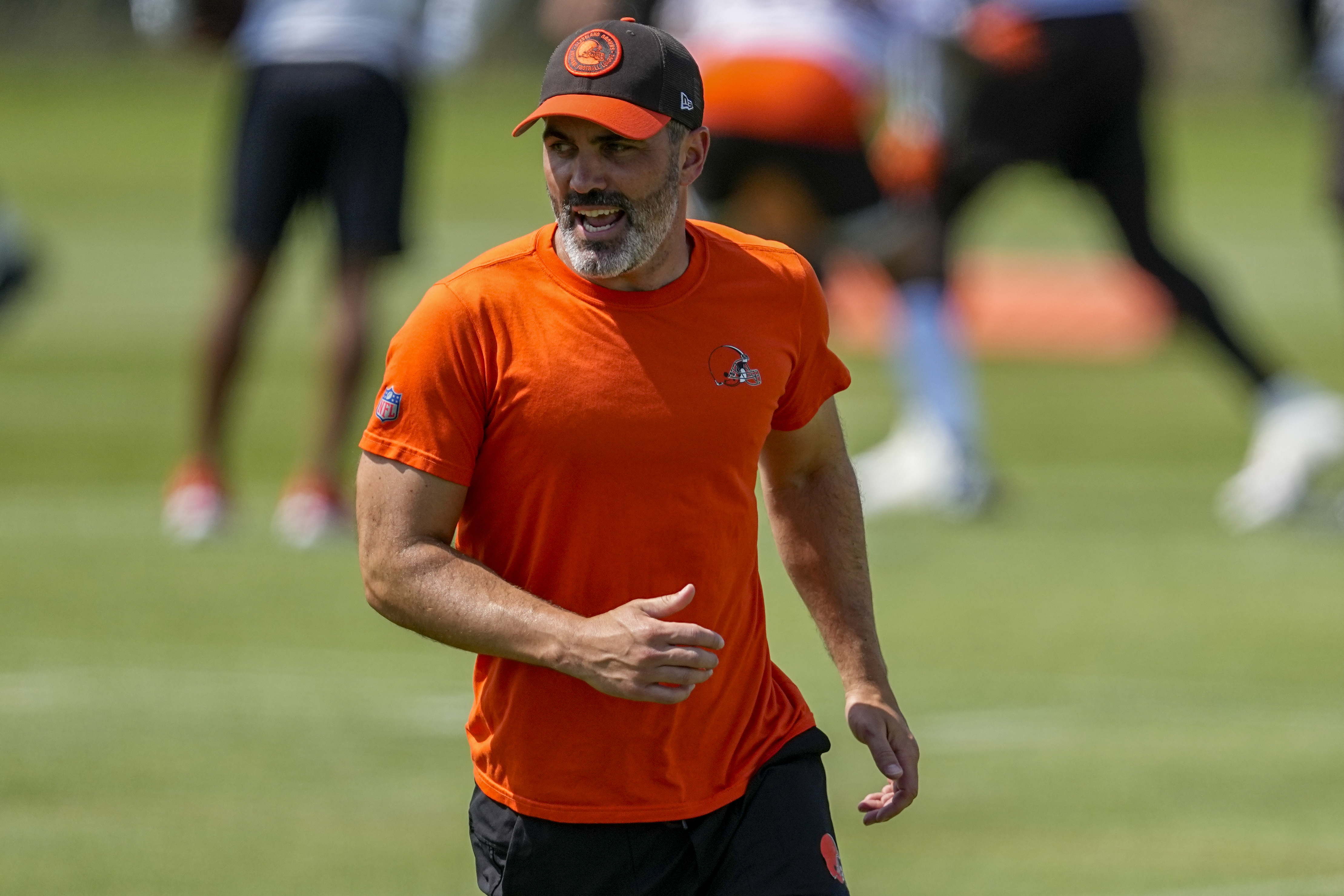 Cleveland Browns head coach Kevin Stefanski watches drills at the NFL football team's training camp on Sunday, July 23, 2023, in White Sulphur Springs, W.Va. (AP Photo/Chris Carlson)