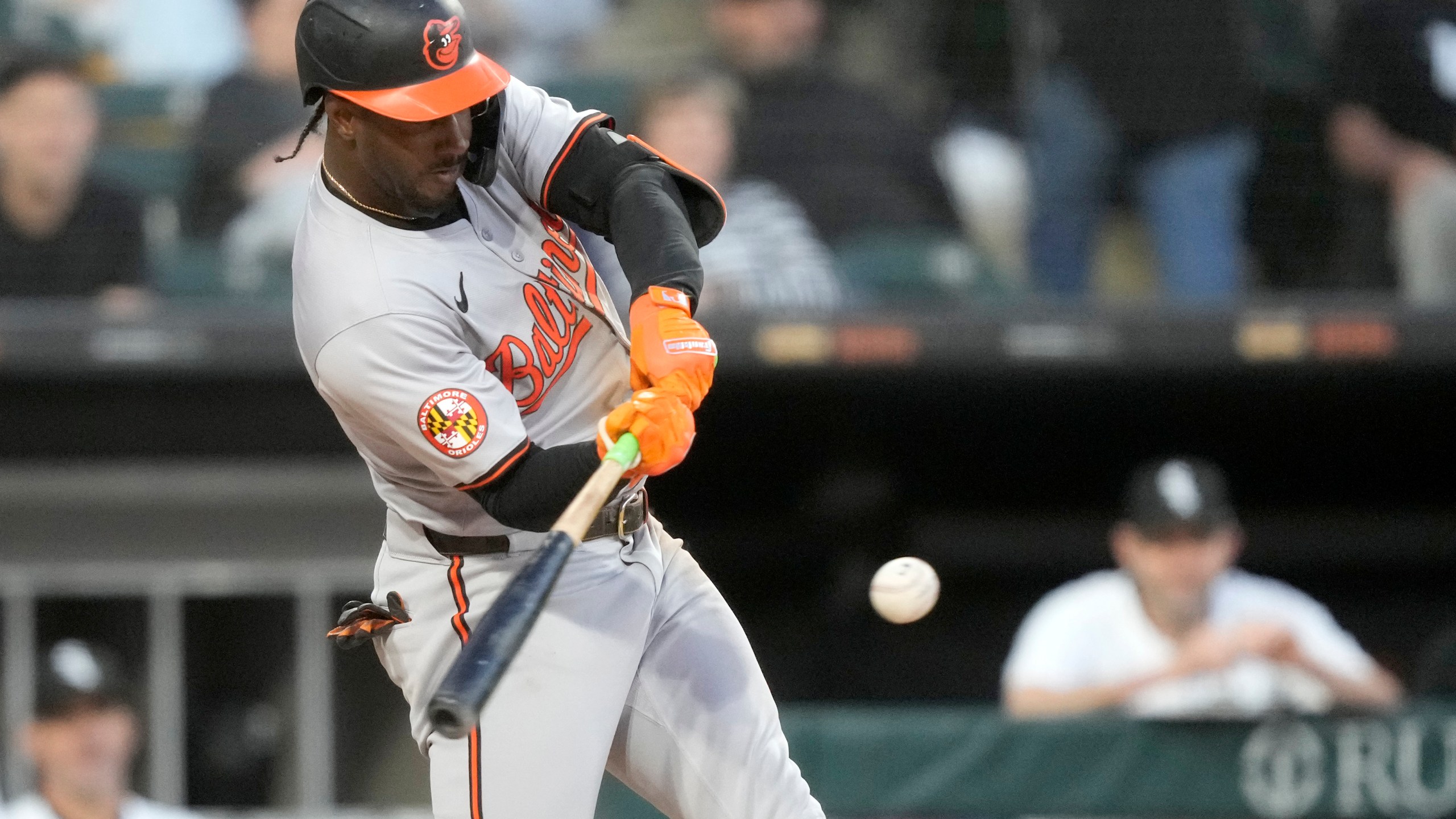 Baltimore Orioles' Jorge Mateo hits a three-run home run off Chicago White Sox starting pitcher Mike Clevinger during the fourth inning of a baseball game Thursday, May 23, 2024, in Chicago. (AP Photo/Charles Rex Arbogast)