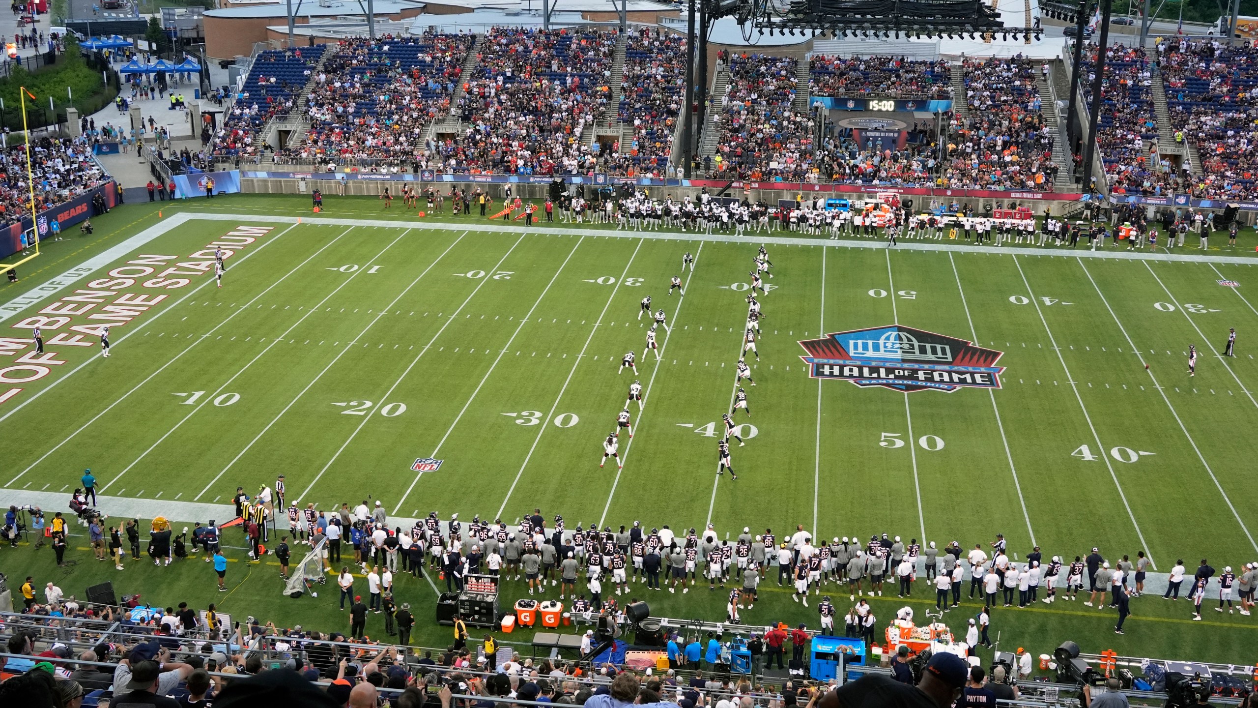 Chicago Bears kicker Cairo Santos prepares to kick off during the beginning of the NFL exhibition Hall of Fame football game against the Houston Texans, in Canton, Ohio, Thursday, Aug. 1, 2024. (AP Photo/Gene J. Puskar)