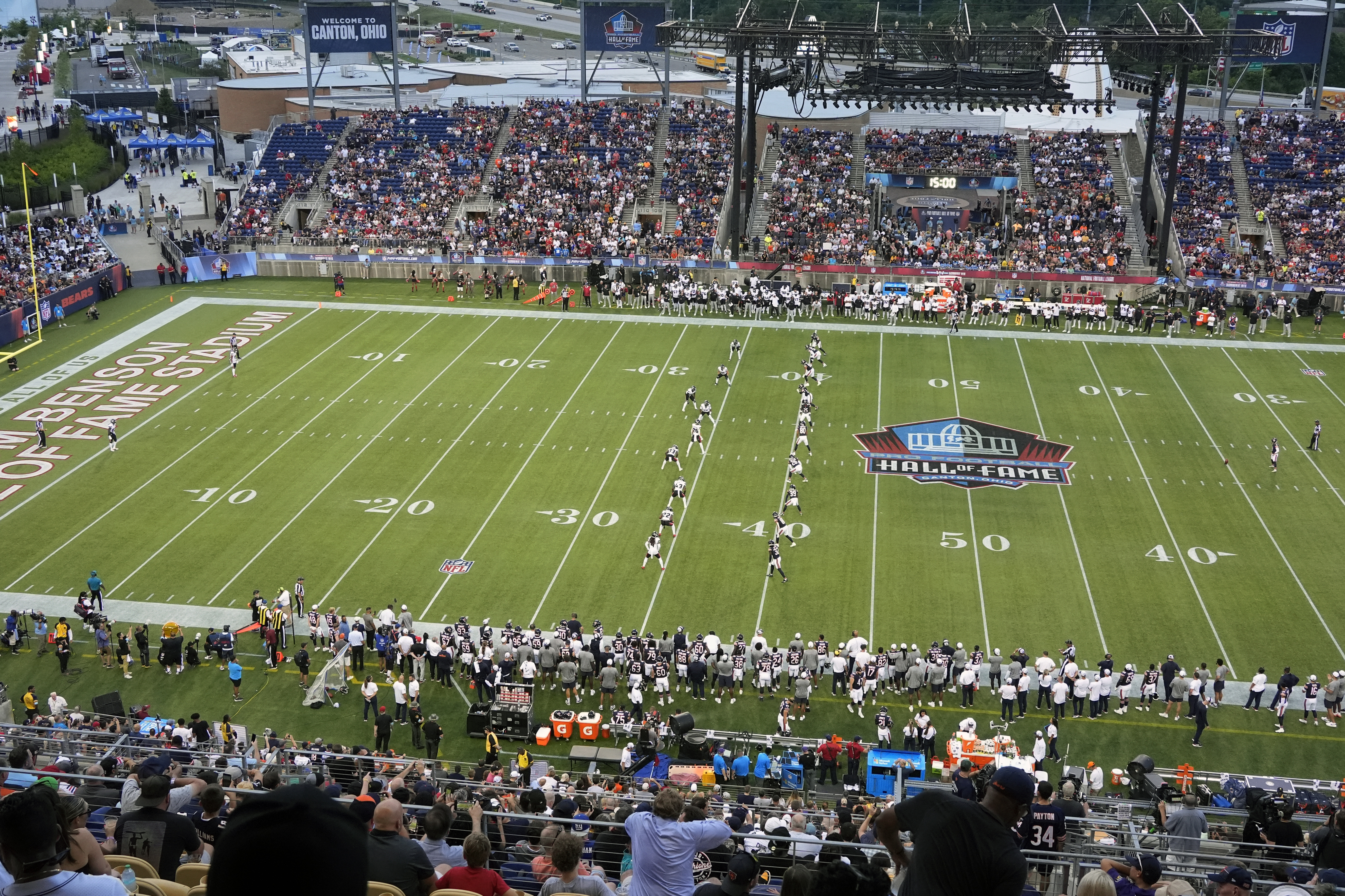 Chicago Bears kicker Cairo Santos prepares to kick off during the beginning of the NFL exhibition Hall of Fame football game against the Houston Texans, in Canton, Ohio, Thursday, Aug. 1, 2024. (AP Photo/Gene J. Puskar)