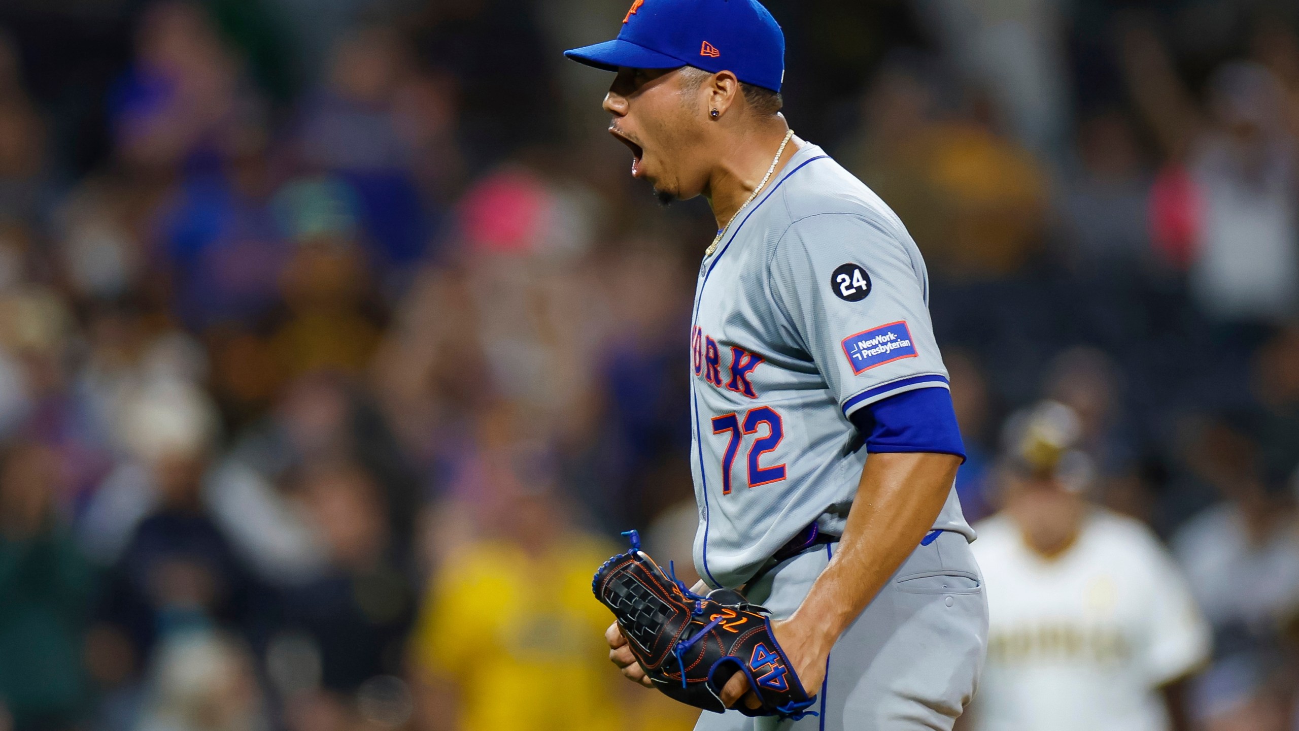 El dominicano Dedniel Núñez, de los Mets de Nueva York, celebra el último out en el juego del sábado 24 de agosto de 2024, ante los Padres de San Diego (AP Foto/Brandon Sloter)