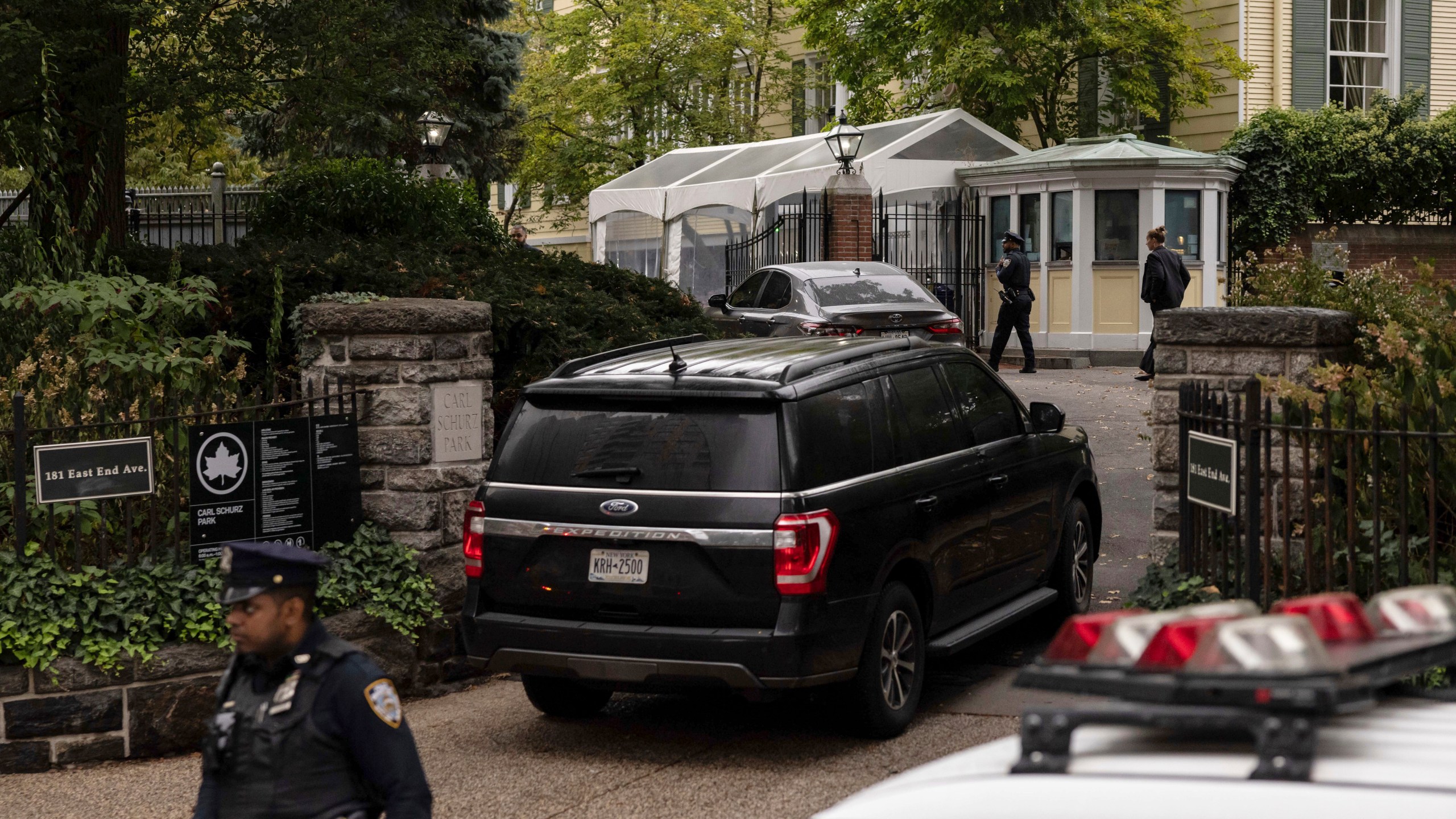 A vehicle drives into Gracie Mansion, the official residence of New York City Mayor Eric Adams, Thursday, Sep. 26, 2024, in New York. (AP Photo/Yuki Iwamura)