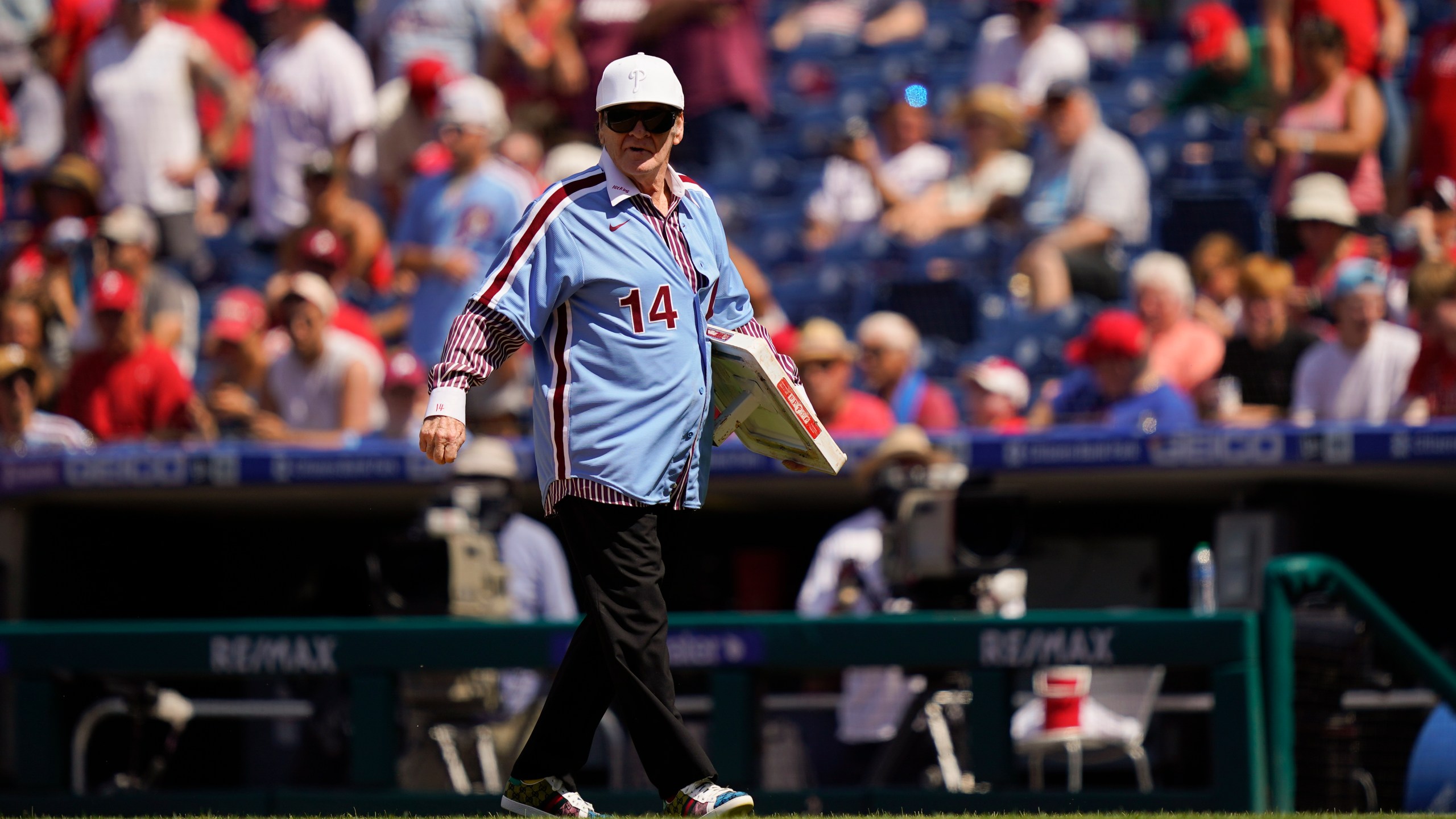 FILE - Former Philadelphia Phillies player Pete Rose at a baseball game, Aug. 7, 2022, in Philadelphia. (AP Photo/Matt Rourke, File)