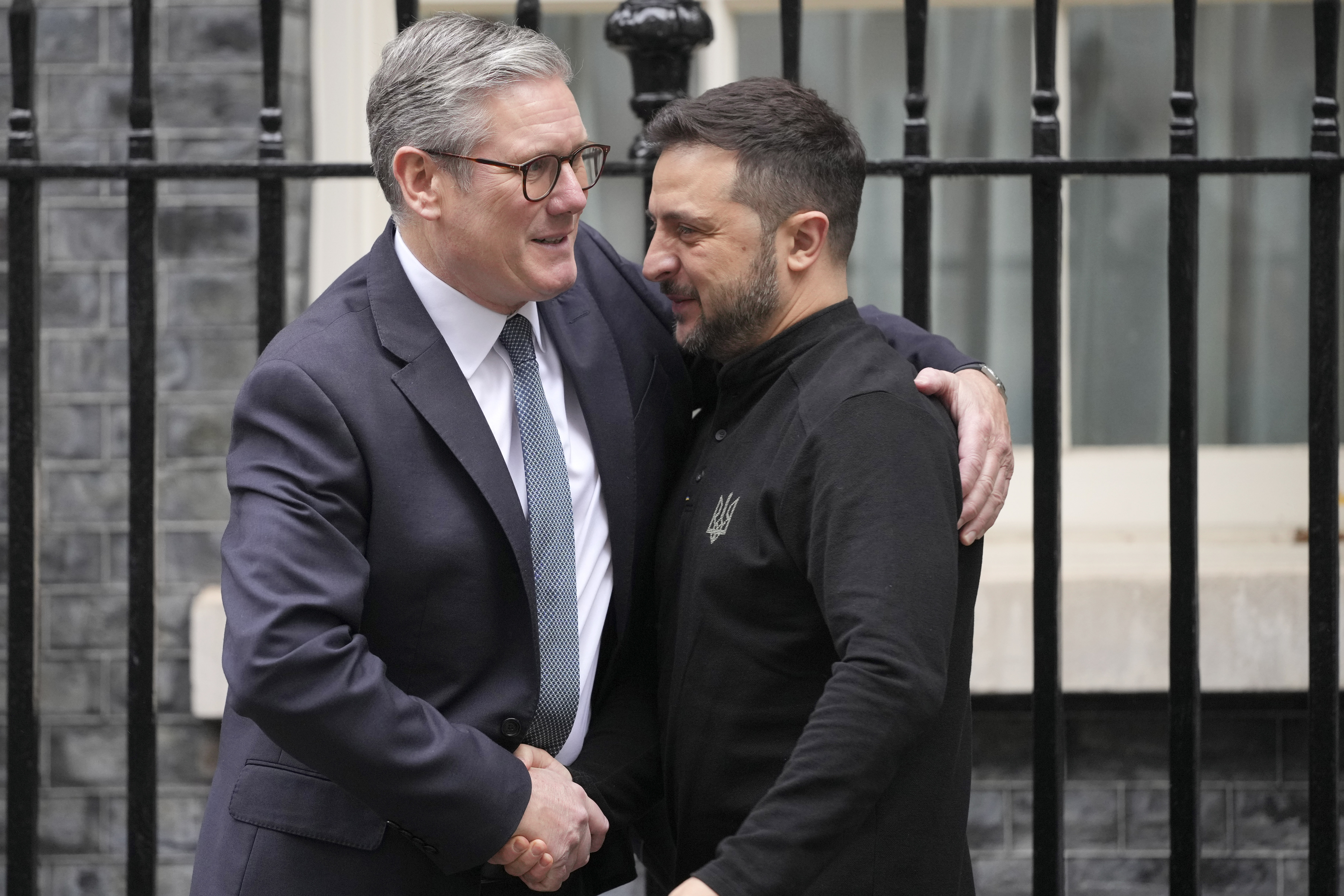 Britain's Prime Minister Keir Starmer welcomes Ukrainian President Volodymyr Zelenskyy to 10 Downing Street in London, Thursday, Oct. 10, 2024.(AP Photo/Kin Cheung)