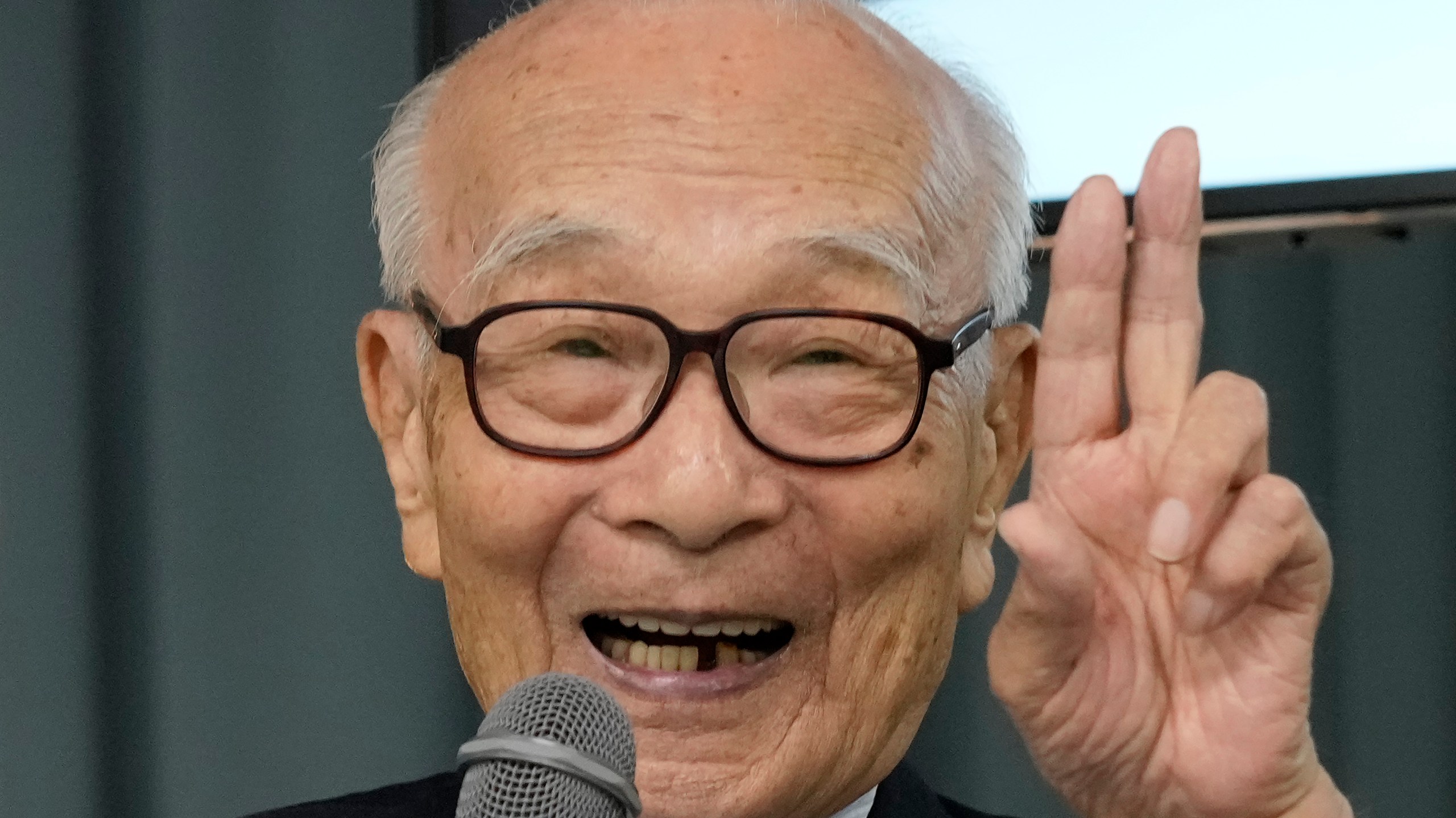 Terumi Tanaka, a Nihon Hidankyo executive speaks during a press conference in Tokyo, Saturday, Oct. 12, 2024, a day after Nihon Hidankyo, or the Japan Confederation of A- and H-Bomb Sufferers Organizations, won the Nobel Peace Prize. (AP Photo/Hiro Komae)