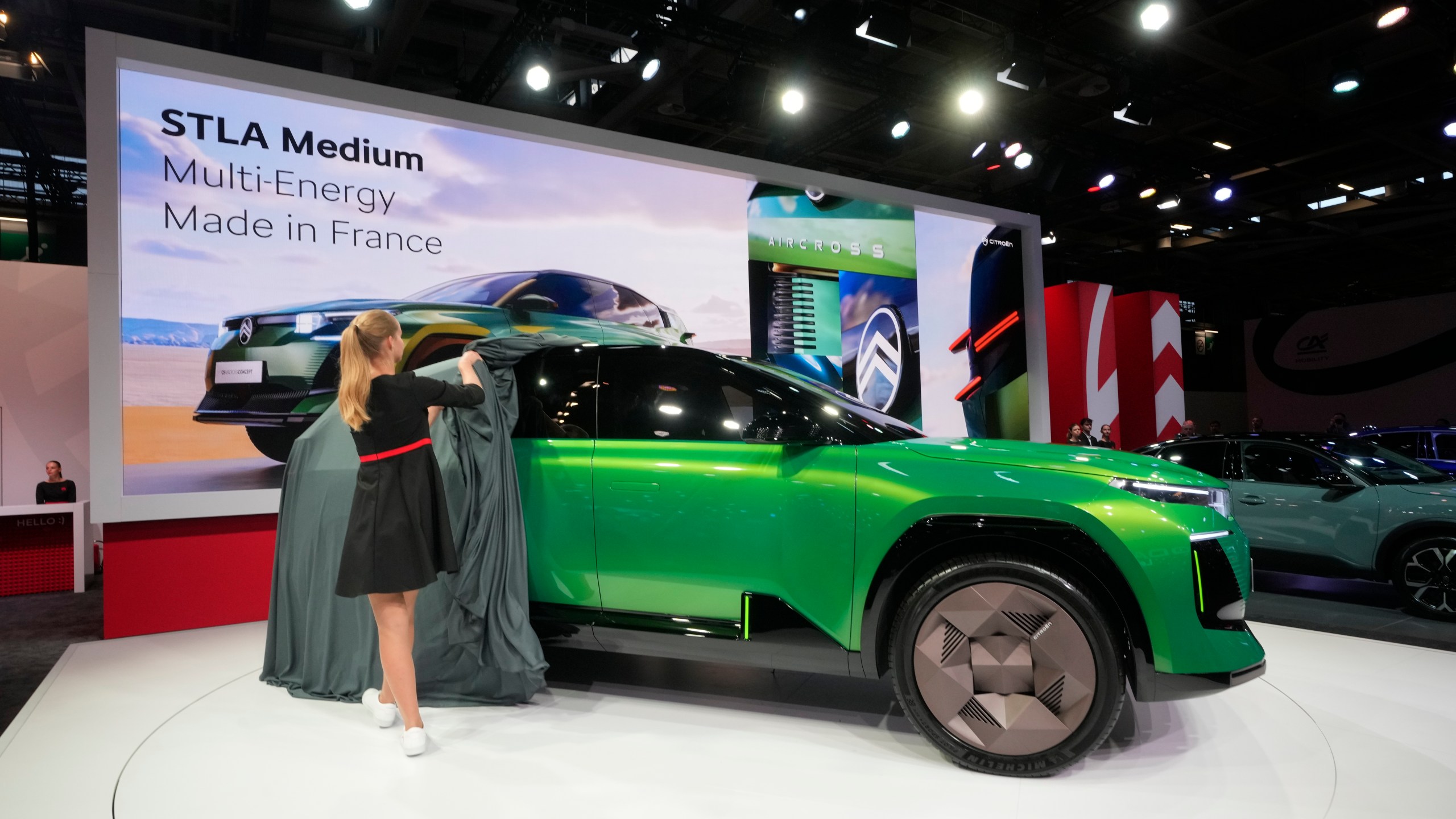 Citroen unveils the world premiere C5 Aircross Concept car at the Paris Auto Show, in Paris, Monday, Oct. 14, 2024. (AP Photo/Michel Euler)