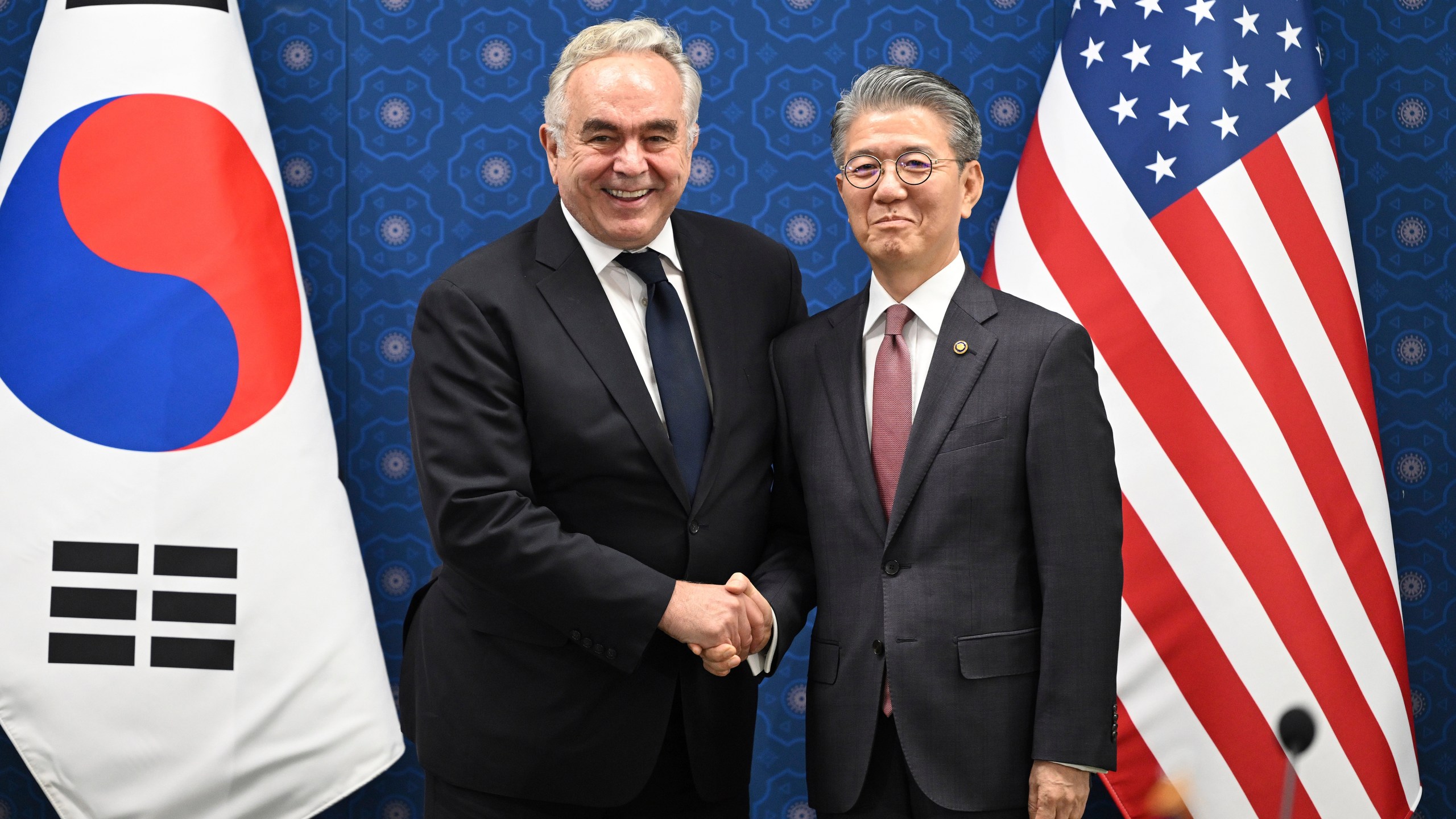 South Korea's First Vice Foreign Minister Kim Hong-kyun, right, shakes hands with United States Deputy Secretary of State Kurt Campbell during their meeting at the Foreign Ministry in Seoul Wednesday, Oct. 16, 2024. (Jung Yeon-je/Pool Photo via AP)