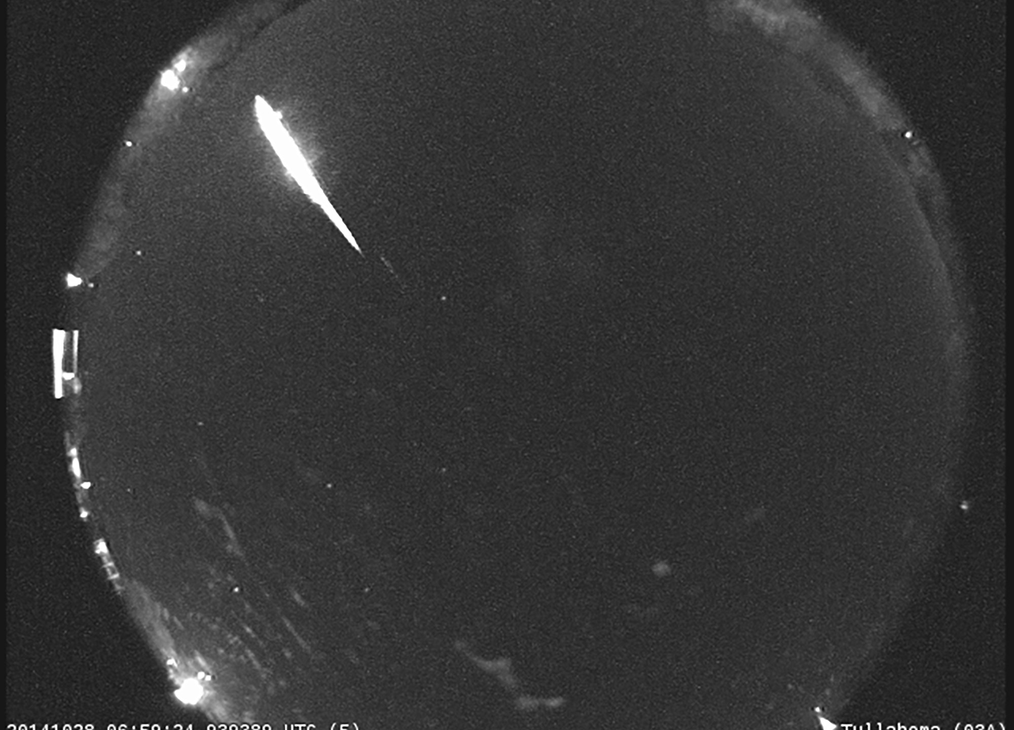 This 2014 image provided by NASA shows a Taurid fireball recorded at the NASA All Sky Fireball Network station in Tullahoma, Tenn. (NASA via AP)