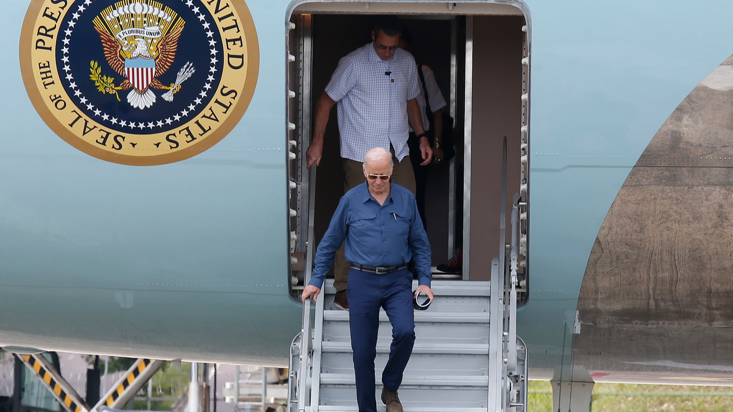 U.S. President Joe Biden arrives on Air Force One at Manaus-Eduardo Gomes International Airport, in Manaus, Brazil, Sunday, Nov. 17, 2024. (AP Photo/Edmar Barros)