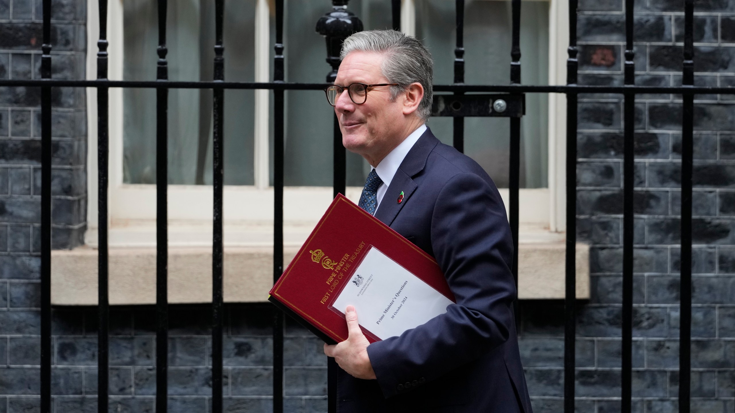 Britain's Prime Minister Keir Starmer departs 10 Downing Street for the House of Commons and his weekly Prime Minister's Questions in London, Wednesday, Oct. 30, 2024, the Chancellor of the Exchequer Rachel Reeves will deliver the budget following PMQ's. (AP Photo/Kirsty Wigglesworth)