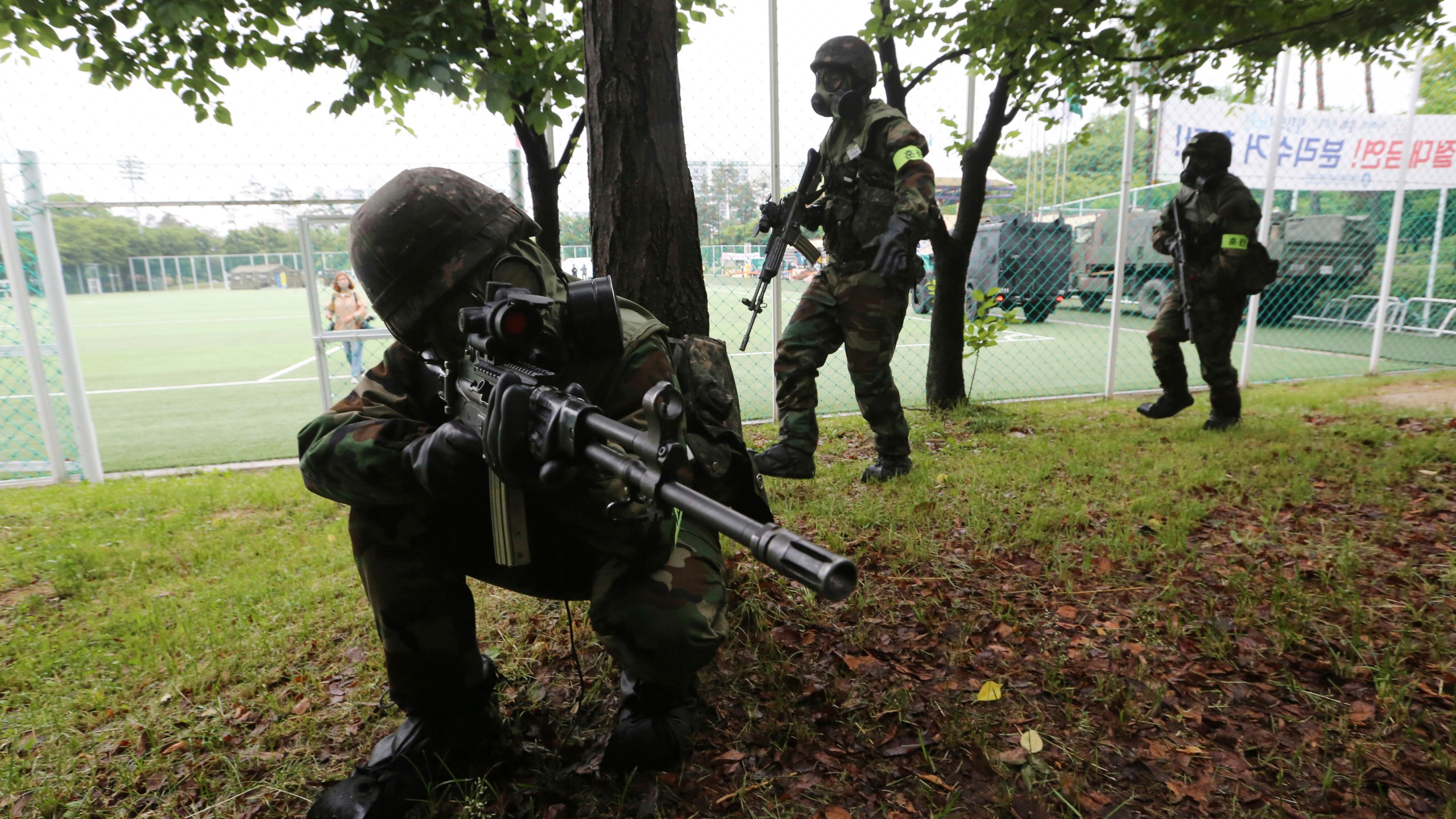 FILE- South Korean army soldiers conduct an anti-terror drill as part of the Ulchi Taeguk exercise at a park in Seoul, South Korea, May 27, 2019. (AP Photo/Ahn Young-joon, File)