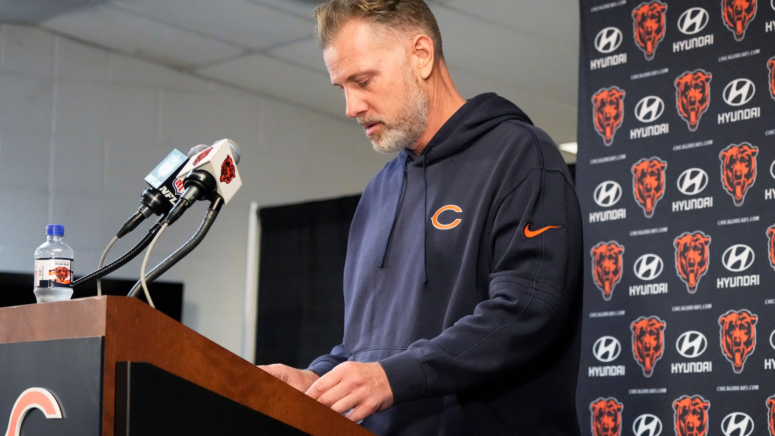 Chicago Bears head coach Matt Eberflus looks down as he talks to reporters during a news conference after an NFL football game against the Green Bay Packers in Chicago, Sunday, Nov. 17, 2024. (AP Photo/Nam Y. Huh)