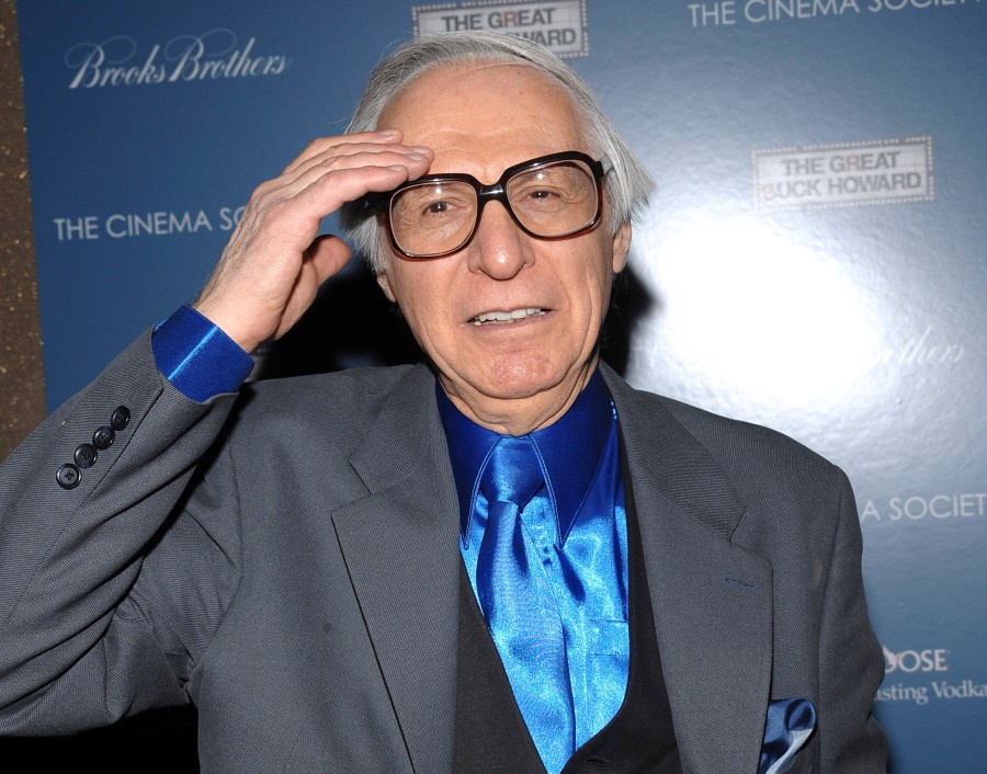 FILE - Mentalist George Joseph Kresge, known as "The Amazing Kreskin," attends a screening of "The Great Buck Howard" in New York on March 10, 2009. (AP Photo/Evan Agostini, File)