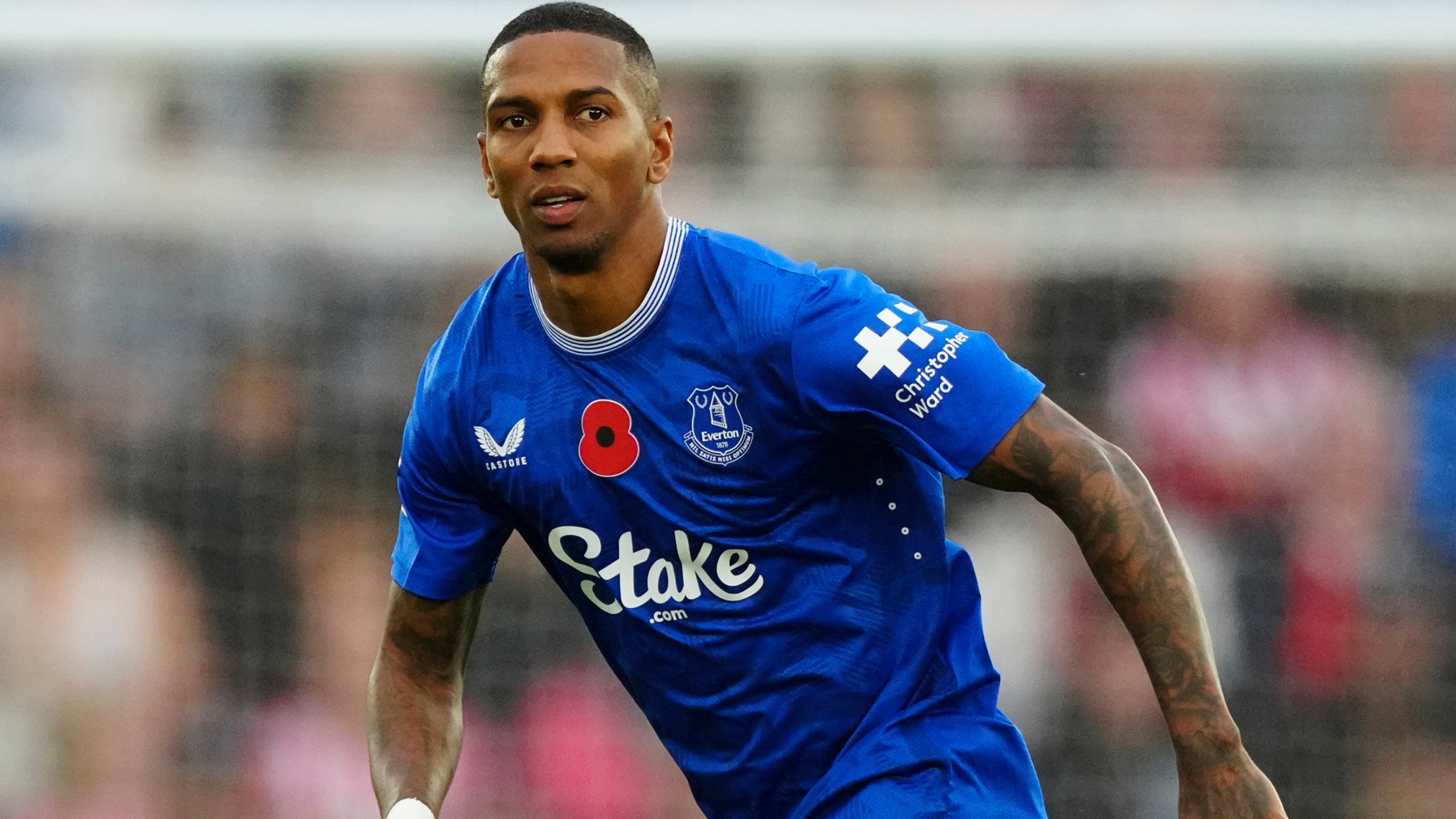 FILE - Everton's Ashley Young runs into position during the English Premier League soccer match between Southampton and Everton, at the St Marys Stadium in Southampton, Saturday, Nov 2, 2024. (AP Photo/Dave Shopland,File)