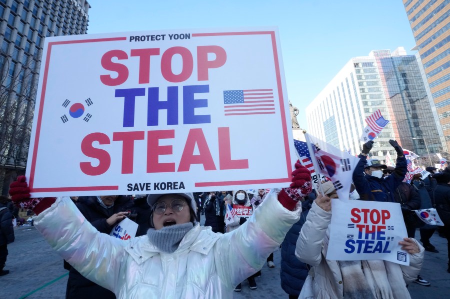 FILE - Supporters of impeached South Korean President Yoon Suk Yeol attend a rally to oppose his impeachment in Seoul, South Korea, Saturday, Jan. 11, 2025. (AP Photo/Ahn Young-joon, File)